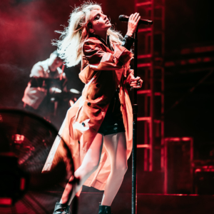 Lauren Mayberry performing at the White Oak Music Hall