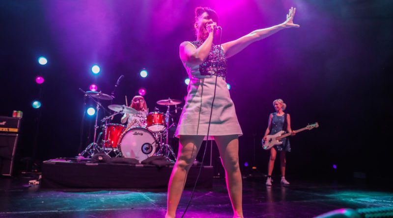 Kathleen Hanna of bikini kill on stage